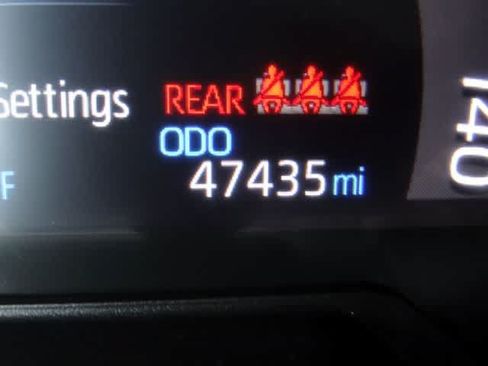 Certified 2025 Toyota RAV4 XLE FWD image 19