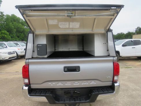 Used 2019 Toyota Tacoma SR5 RWD image 29