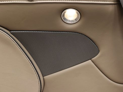 Used 2015 Aston Martin DB9 Volante Carbon Edition Convert image 73