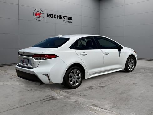 Certified 2025 Toyota Corolla LE FWD image 5