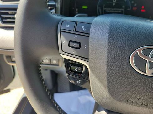 Certified 2025 Toyota Camry SE w/ Convenience Package image 18