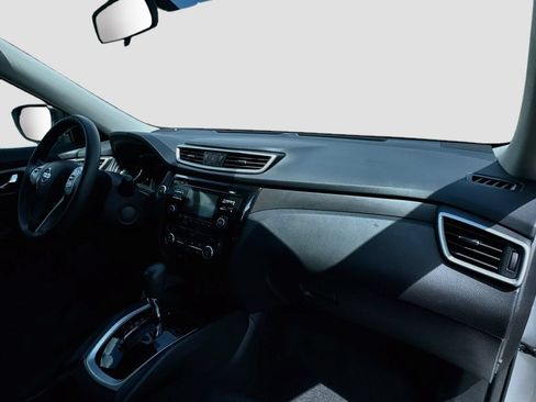 Used 2014 Nissan Rogue SV FWD image 33