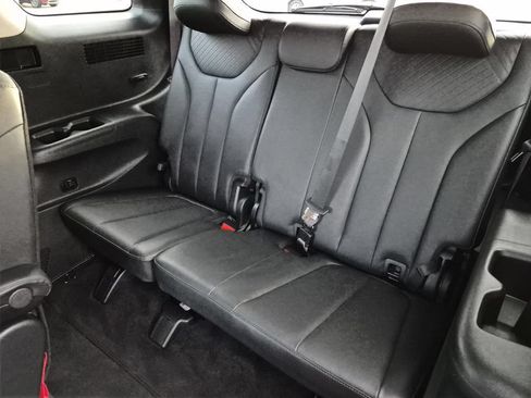 Used 2025 Hyundai Palisade SEL FWD image 15