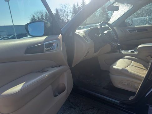Used 2017 Nissan Pathfinder Platinum w/ Cargo Package image 10