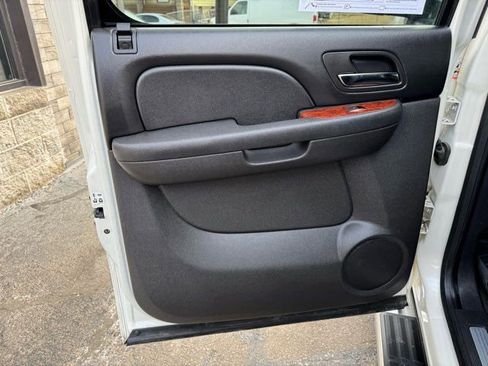 Used 2013 Chevrolet Avalanche LTZ image 21