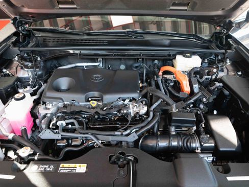 Certified 2023 Toyota Crown XLE image 31