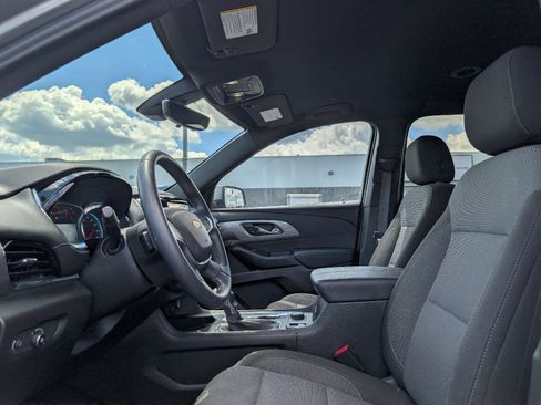 Used 2023 Chevrolet Traverse LT w/ Rear Camera Mirror Package AWD/4WD image 12