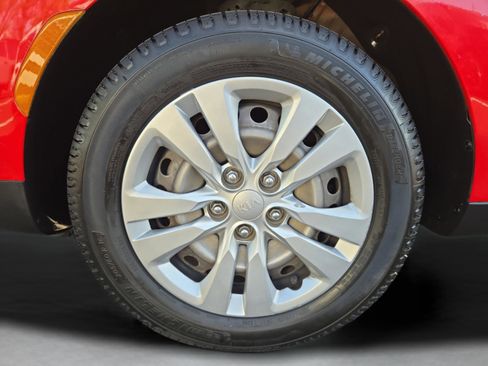 Used 2020 Kia Soul LX FWD image 9