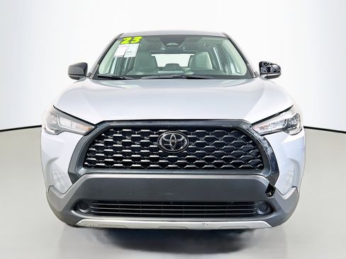 Used 2023 Toyota Corolla Cross L image 11