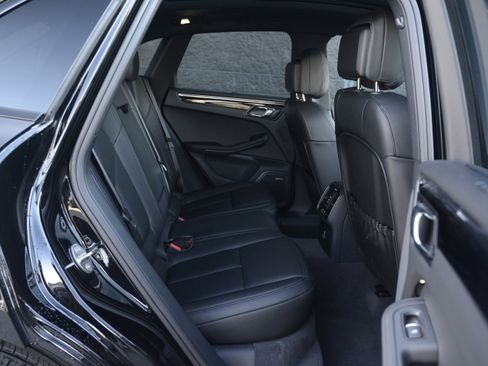 Certified 2026 Porsche Macan image 34