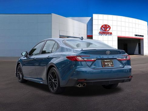 Used 2025 Toyota Camry SE FWD image 12