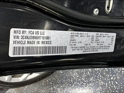 Used 2024 Jeep Compass Latitude image 19