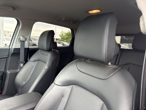 Used 2023 Kia Sportage EX AWD/4WD image 7