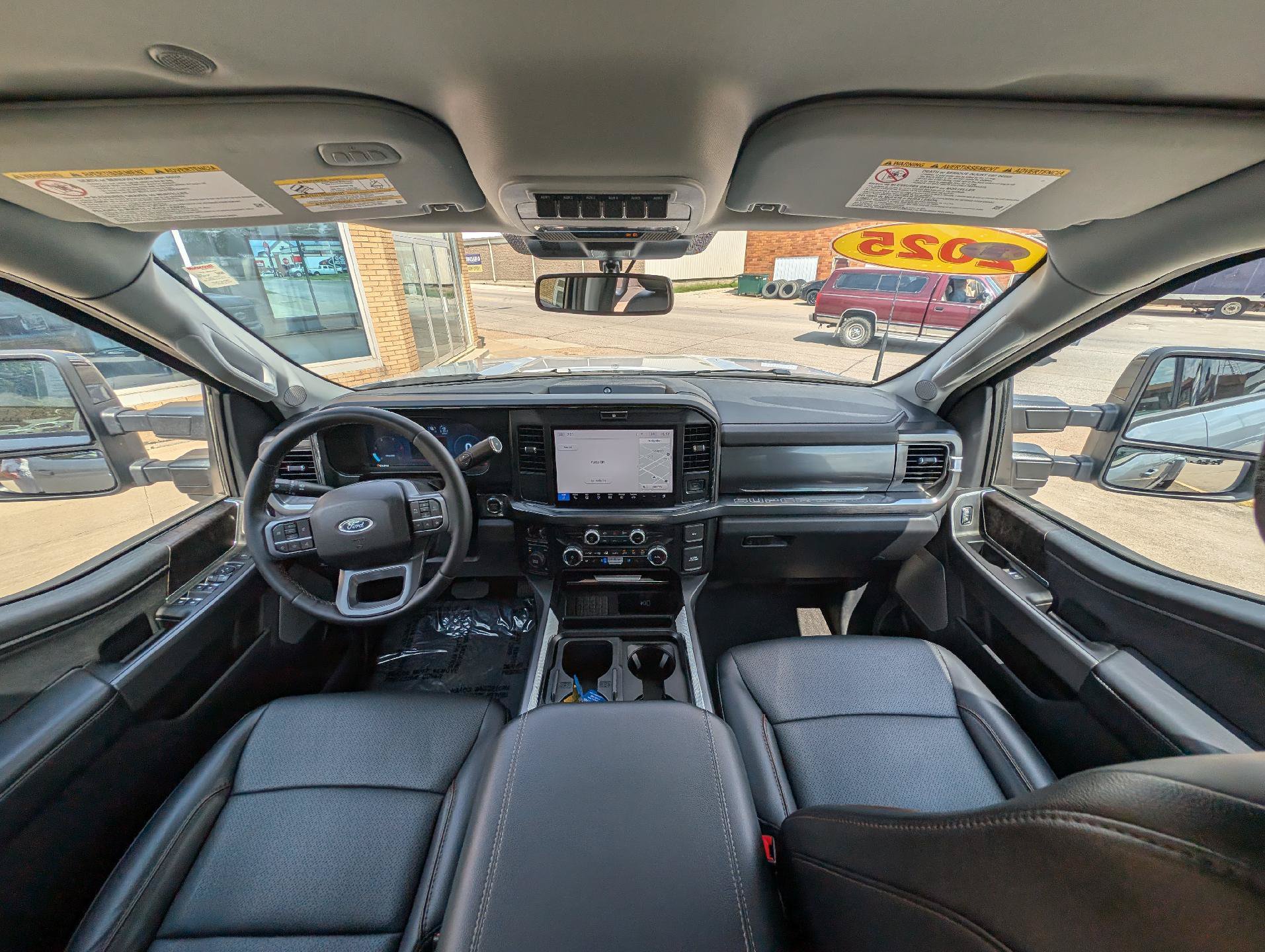 Used 2025 Ford F350 Lariat AWD/4WD image 32