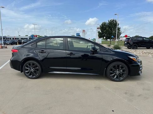 Used 2026 Toyota Corolla SE w/ SE Premium Package FWD image 2