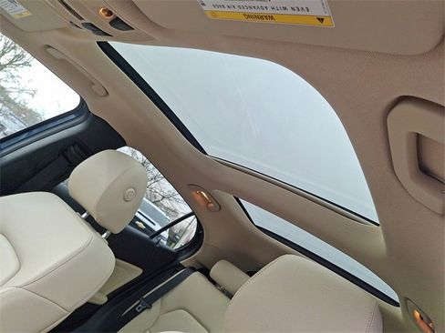 Used 2020 Mercedes-Benz GLA 250 4MATIC image 14