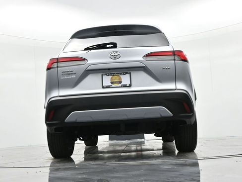 Used 2024 Toyota Corolla Cross XLE image 21