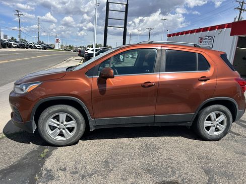 Used 2019 Chevrolet Trax LT AWD/4WD image 2