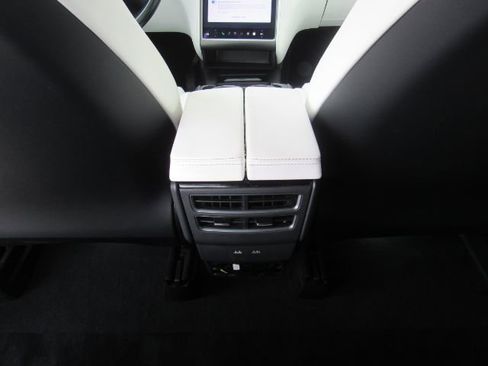 Used 2018 Tesla Model X 100D image 36