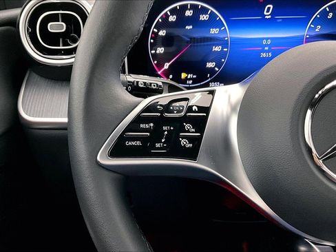 Used 2026 Mercedes-Benz GLC 300 image 21