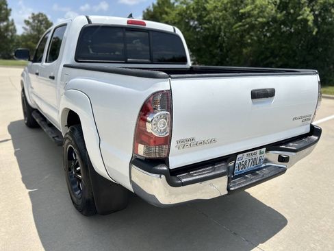 Used 2015 Toyota Tacoma PreRunner w/ SR5 Package RWD image 8