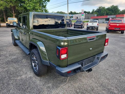 Used 2023 Jeep Gladiator Overland w/ Popular Equipment Package AWD/4WD image 2