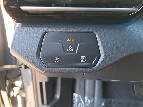 Certified 2023 Volkswagen ID.4 2WD image 25