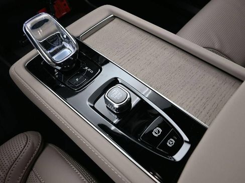 New 2026 Volvo XC90 B6 Ultra w/ Protection Package Premier image 18