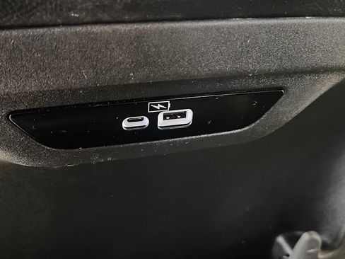 Used 2022 Chrysler Pacifica Touring-L image 39