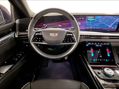Used 2025 Cadillac Escalade Sport AWD/4WD image 6