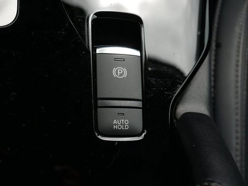 Used 2025 Mitsubishi Outlander AWD image 25