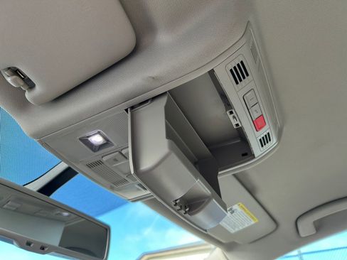 Used 2015 Volkswagen e-Golf SEL Premium image 14