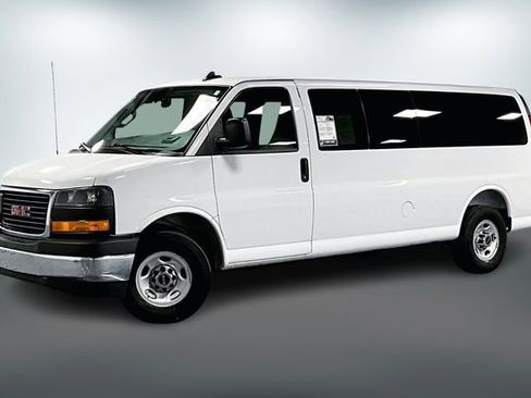 Used 2025 GMC Savana 3500 LT w/ LT Preferred Equipment Group image 2