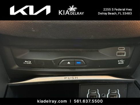 Used 2023 Chrysler Pacifica Pinnacle FWD image 24