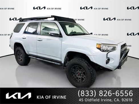 Used 2017 Toyota 4Runner SR5 Premium image 1