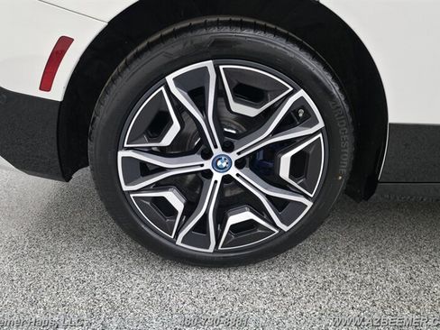 Used 2024 BMW iX xDrive50 w/ Sport Package AWD/4WD image 11