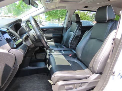 Used 2023 Honda Odyssey Elite image 12