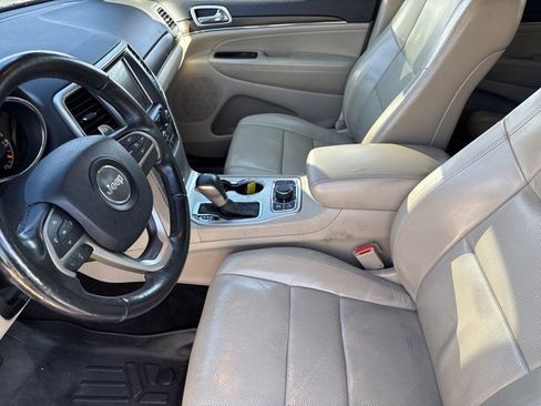 Used 2016 Jeep Grand Cherokee Limited w/ Luxury Group II image 12