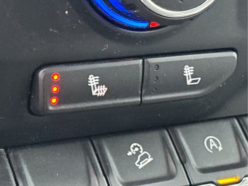 Certified 2021 Chevrolet Silverado 1500 LT Trail Boss w/ Convenience Package II image 19