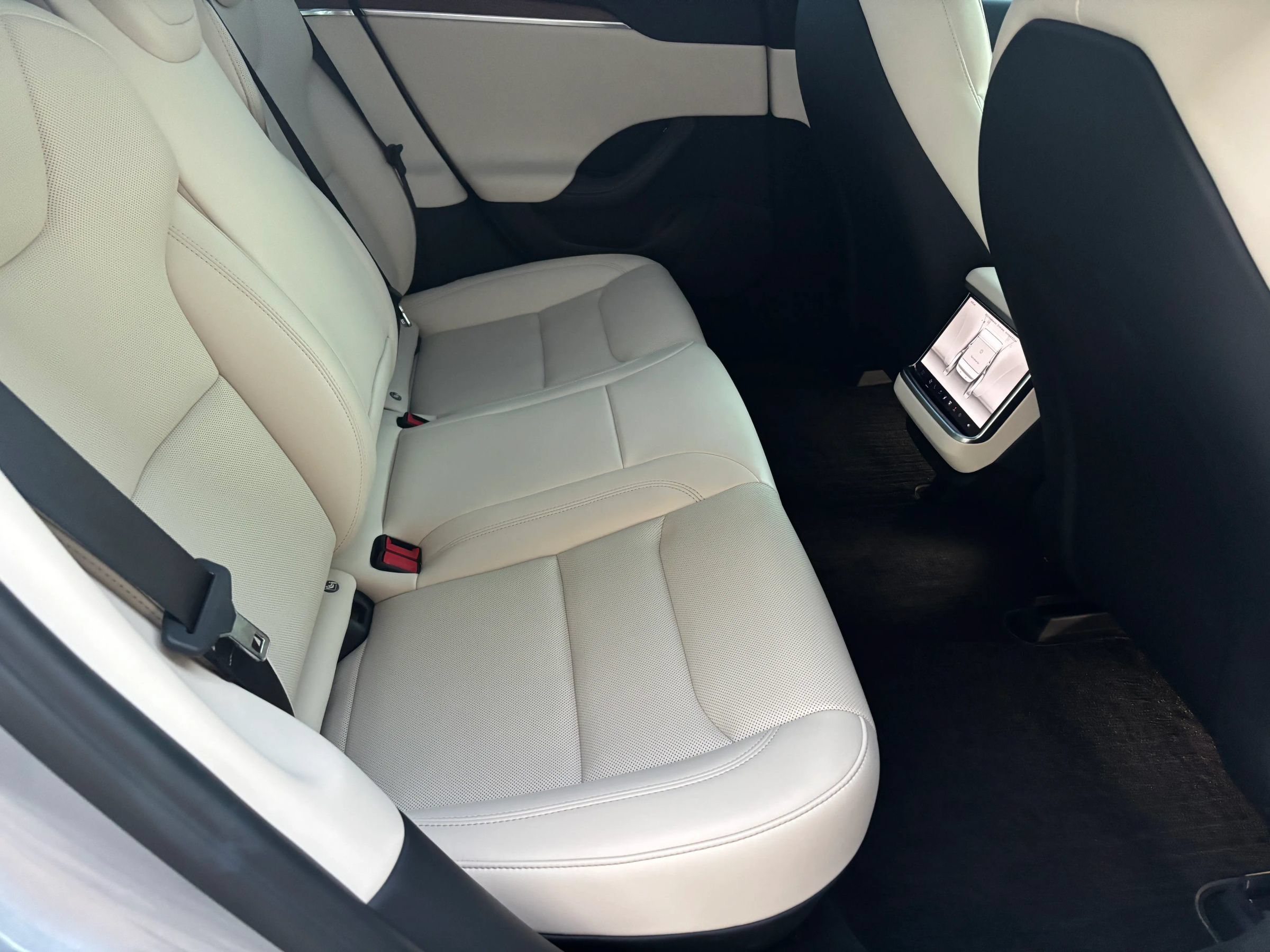 Used 2024 Tesla Model S AWD/4WD image 13