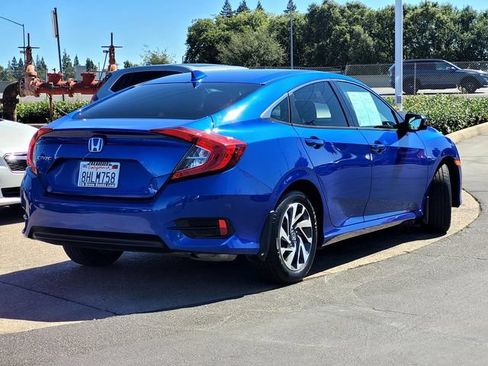 Certified 2018 Honda Civic EX image 4