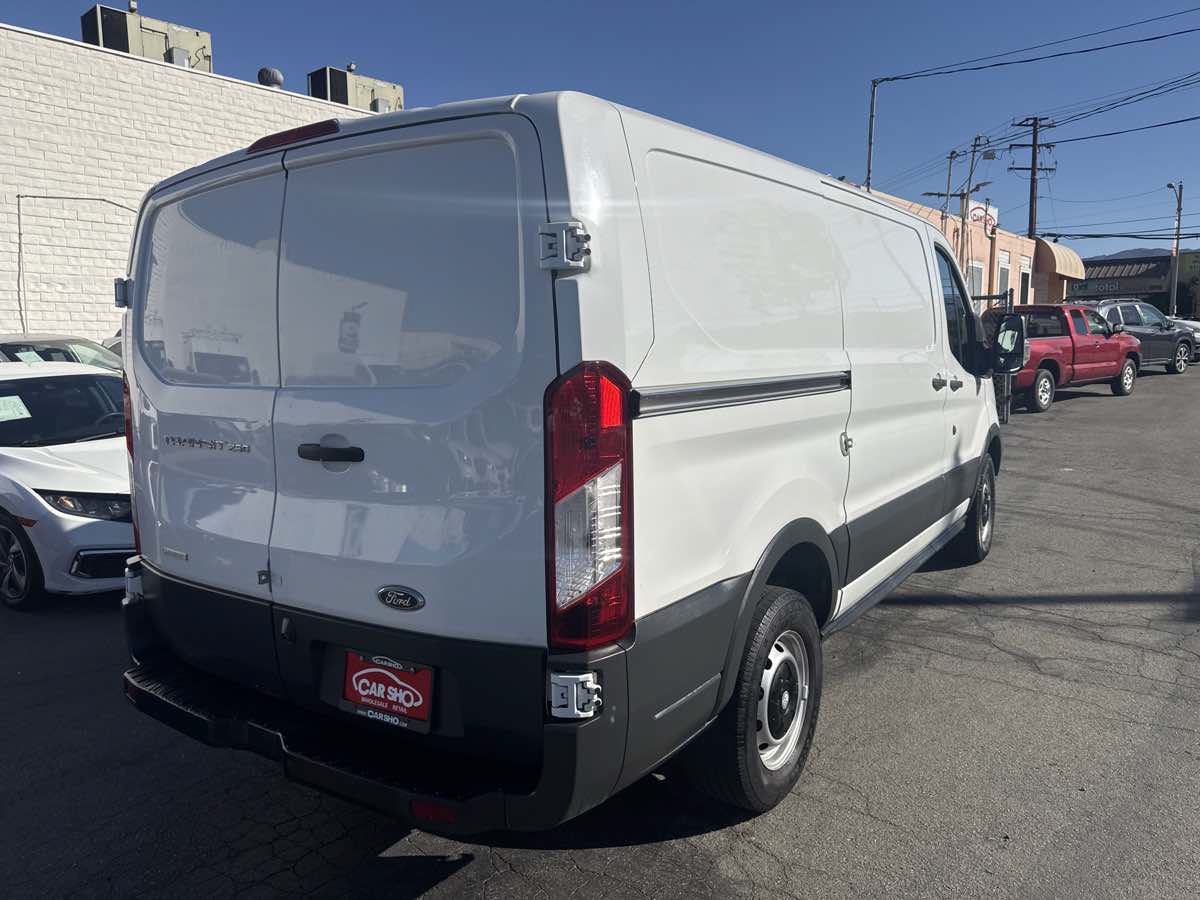 Used 2017 Ford Transit 250 130 Low Roof RWD image 7