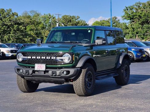 Used 2025 Ford Bronco Badlands AWD/4WD image 3