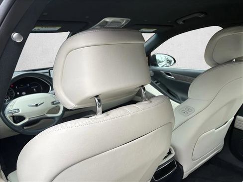 Used 2024 Genesis G80 image 17