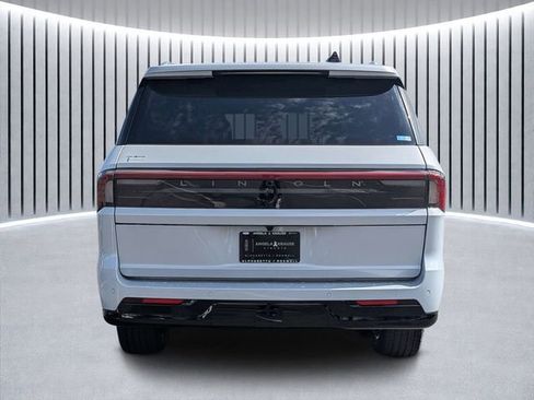 New 2026 Lincoln Navigator L Black Label AWD/4WD image 4
