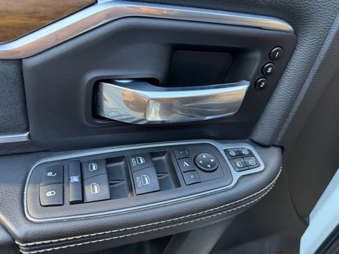 Used 2024 RAM 3500 Laramie AWD/4WD image 30