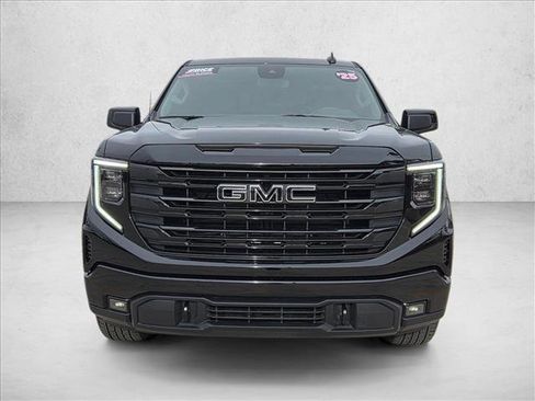 Used 2025 GMC Sierra 1500 Elevation image 2