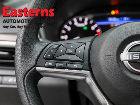 Used 2024 Nissan Altima 2.5 SV image 15