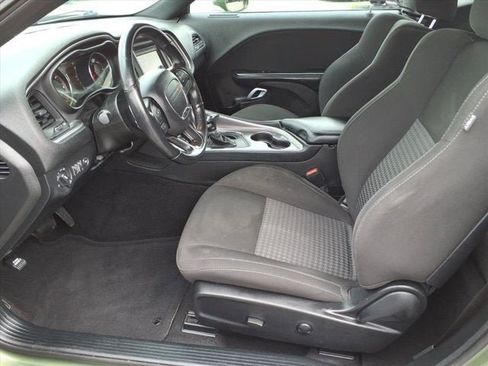 Used 2022 Dodge Challenger GT RWD image 10
