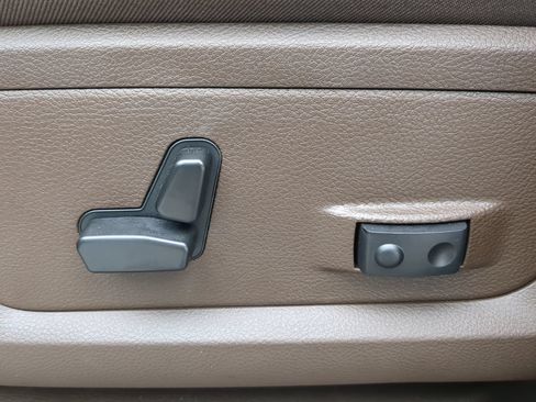 Used 2026 RAM 2500 Laramie AWD/4WD image 28